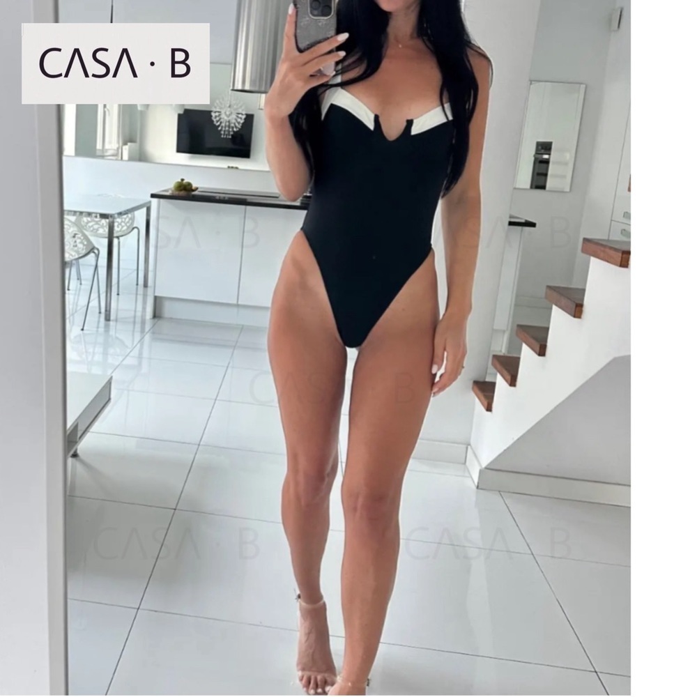 2/20💫to CASA B| Monaco One Piece Swimsuit in Ivory & Black - Picture 9 of 17